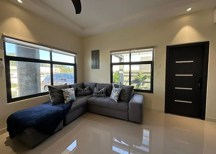 Сasa de vacaciones 2 Bed En-suite, With Pool & Gym