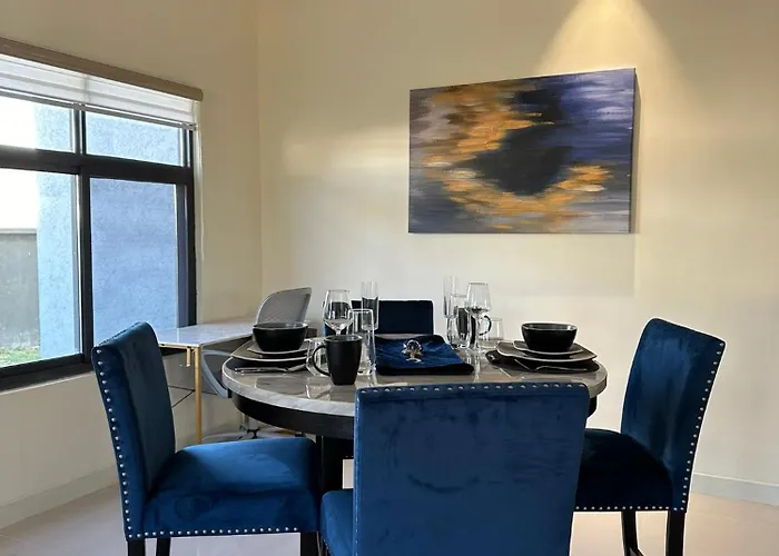 2 Bed En-suite, With Pool & Gym * Ocho Ríos