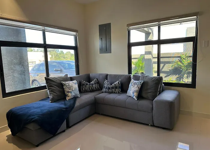 Сasa de vacaciones 2 Bed En-suite, With Pool & Gym *