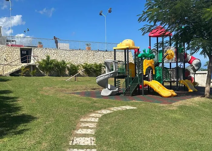 2 Bed En-suite, With Pool & Gym *