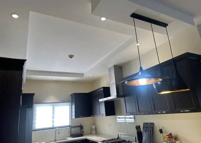 2 Bed En-suite, With Pool & Gym Ocho Ríos