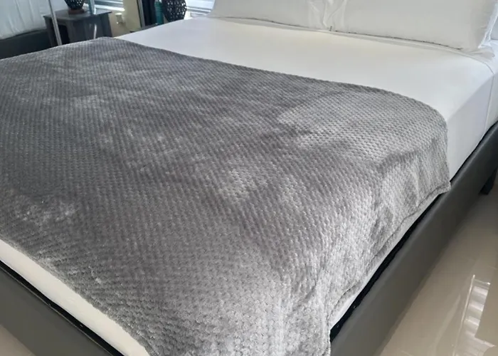 2 Bed En-suite, With Pool & Gym